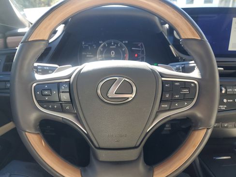 Certified 2024 Lexus ES 350 Ultra Luxury w/ Accessory Package (Z1) image 21