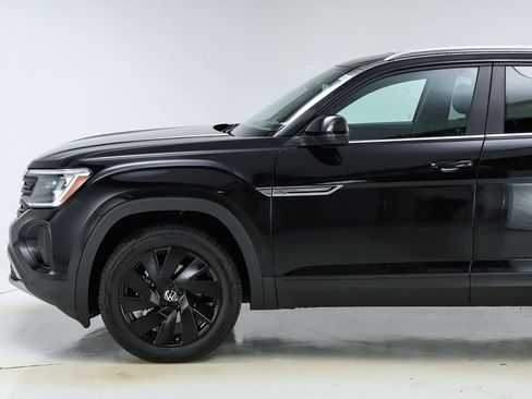 New 2026 Volkswagen Atlas Cross Sport SE image 42