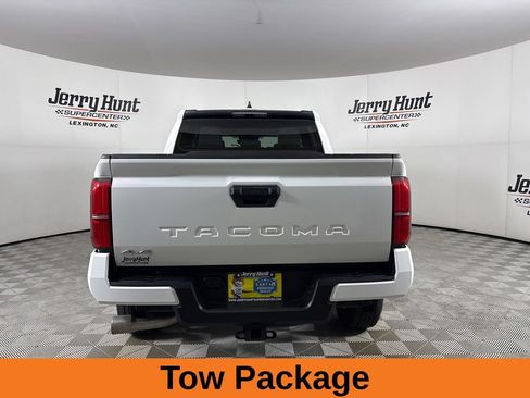 Used 2026 Toyota Tacoma SR5 AWD/4WD image 7