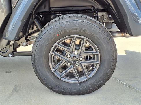 New 2025 Jeep Gladiator Sport image 7