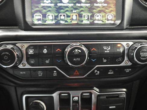 Used 2021 Jeep Wrangler Unlimited Sahara image 21