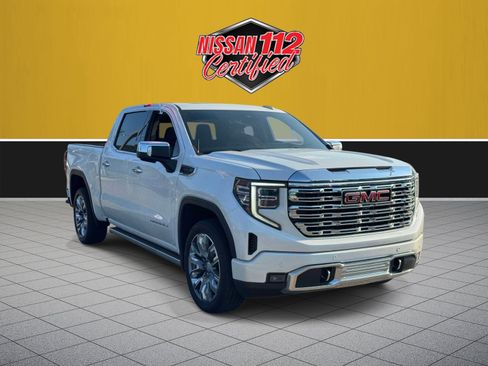 Used 2023 GMC Sierra 1500 Denali w/ Denali Reserve Package AWD/4WD image 1