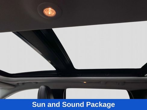 Used 2022 Jeep Cherokee Latitude Lux w/ Sun & Sound Group AWD/4WD image 10