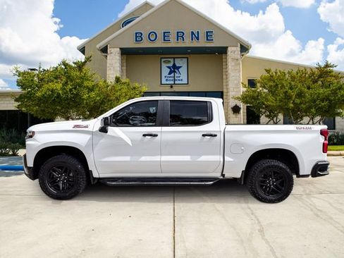 Used 2019 Chevrolet Silverado 1500 LT Trail Boss AWD/4WD image 2