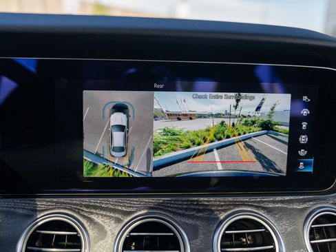 Used 2021 Mercedes-Benz E 450 4MATIC Sedan image 17