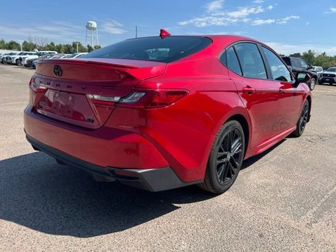 Used 2025 Toyota Camry SE w/ Convenience Package FWD image 5