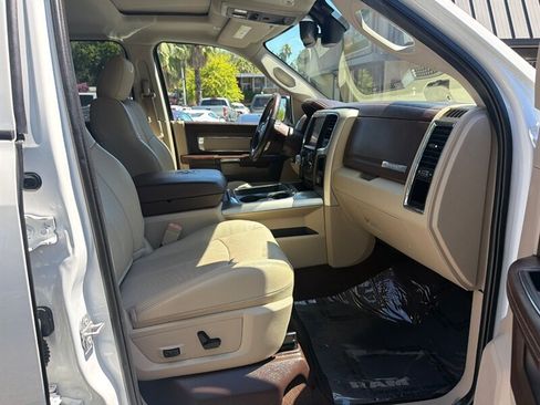 Used 2018 RAM 1500 Laramie w/ Convenience Group AWD/4WD image 24