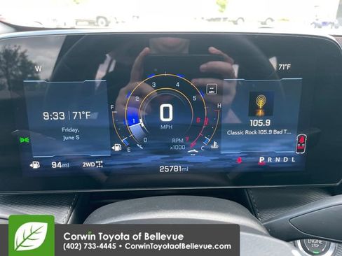 Used 2026 Chevrolet Equinox LT AWD/4WD image 9