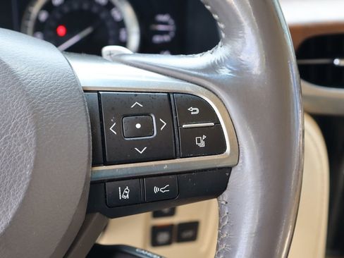 Used 2016 Lexus LX 570 4WD image 18