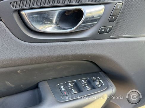 Used 2025 Volvo XC60 B5 Plus AWD/4WD image 11