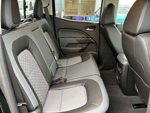 Used 2022 Chevrolet Colorado Z71 w/ Z71 Midnight Edition image 16