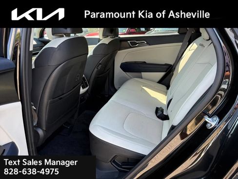 Certified 2025 Kia Sportage EX AWD/4WD image 21