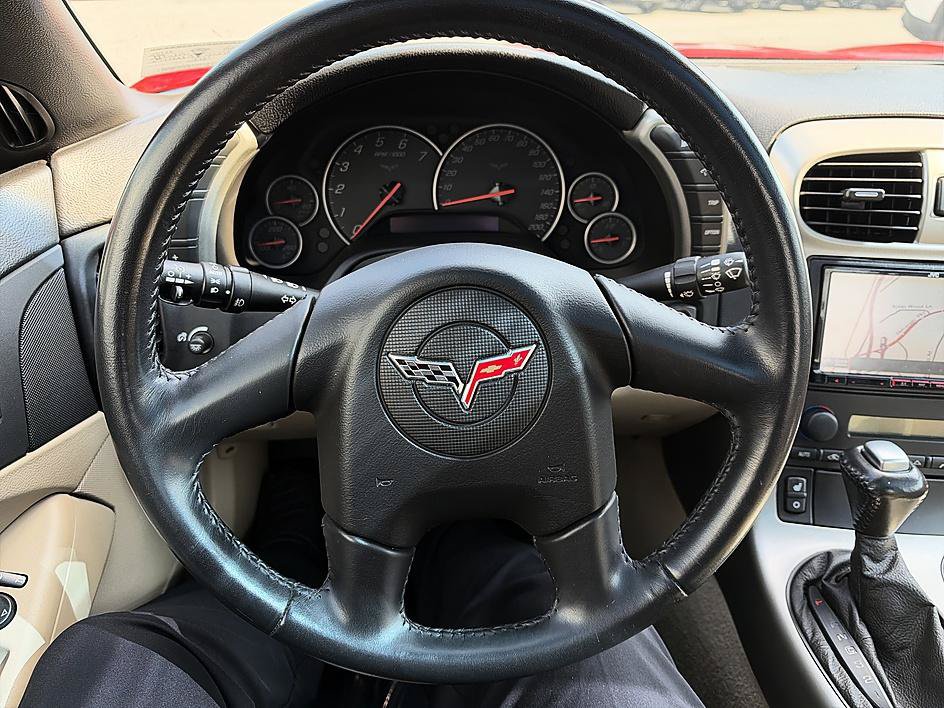 Used 2005 Chevrolet Corvette Coupe w/ Preferred Equipment Group RWD image 17