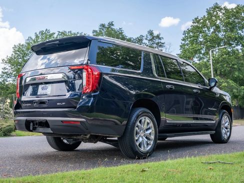 Used 2022 GMC Yukon XL SLT AWD/4WD image 5