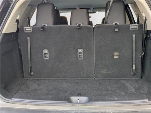 Used 2024 Nissan Pathfinder SV image 6