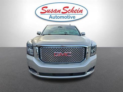 Used 2015 GMC Yukon XL Denali w/ Touring Package RWD image 2