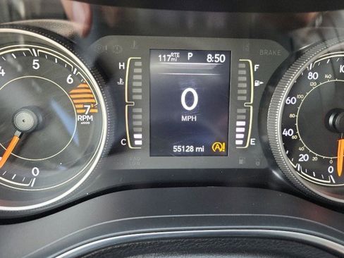 Used 2019 Jeep Cherokee Latitude Plus image 11