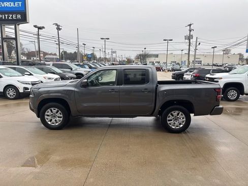 Used 2023 Nissan Frontier SV image 9