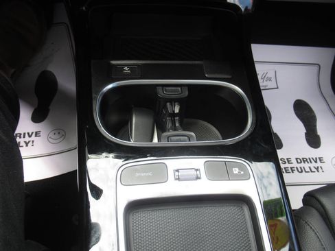 Used 2025 Mercedes-Benz CLA 250 4MATIC image 24