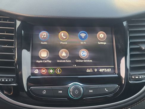 Used 2022 Chevrolet Trax LT w/ LT Convenience Package image 15