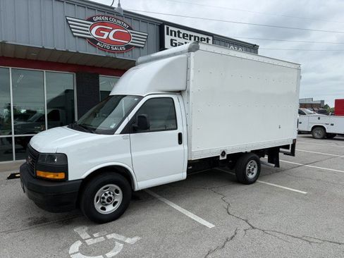 Used 2023 GMC Savana 3500 w/ Power Convenience Package RWD image 2