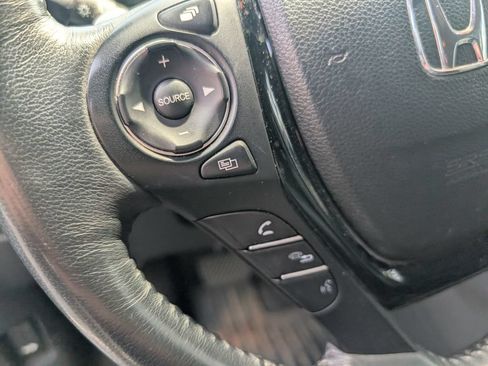 Used 2017 Honda Pilot Touring image 12