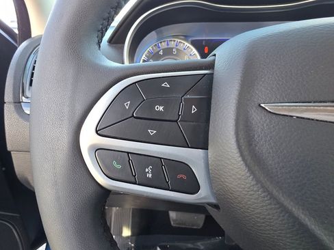 Used 2023 Chrysler 300 Touring w/ Sport Appearance Package image 26