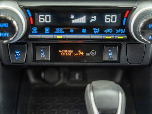 Used 2022 Toyota RAV4 XLE Premium AWD/4WD image 28