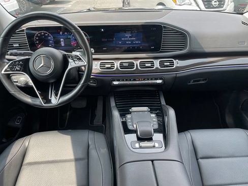 Used 2024 Mercedes-Benz GLS 450 4MATIC image 12