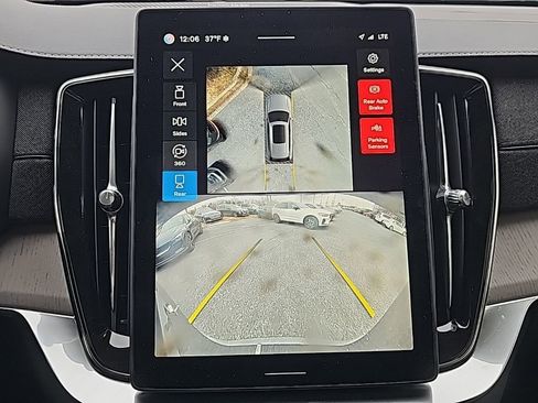 Used 2025 Volvo XC90 T8 Ultra w/ Protection Package Premier image 8