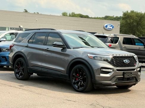 Certified 2023 Ford Explorer ST w/ Technology Package AWD/4WD image 33