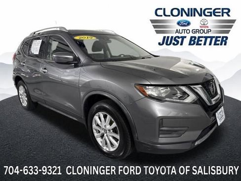 Used 2019 Nissan Rogue SV AWD/4WD image 1