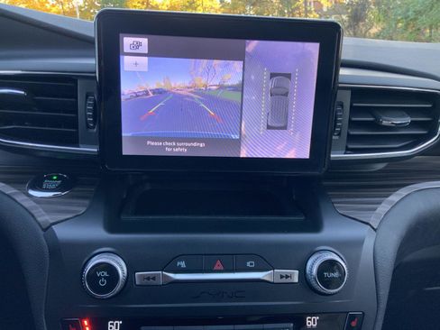 Used 2020 Ford Explorer Limited w/ Class III Trailer Tow Package image 21