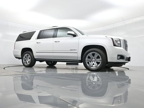 Used 2020 GMC Yukon XL Denali w/ Open Road Package image 46