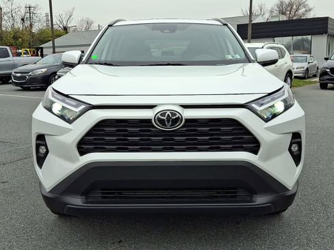 Used 2023 Toyota RAV4 XLE Premium image 2
