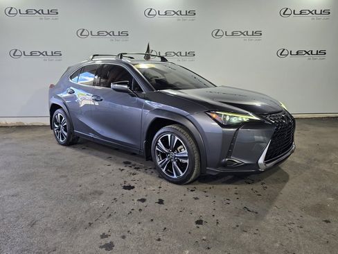 Used 2023 Lexus UX 250h FWD image 3
