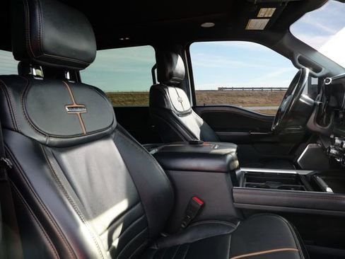 Used 2023 Ford F250 Platinum w/ FX4 Off-Road Package AWD/4WD image 17