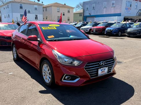 Used 2022 Hyundai Accent SEL image 2