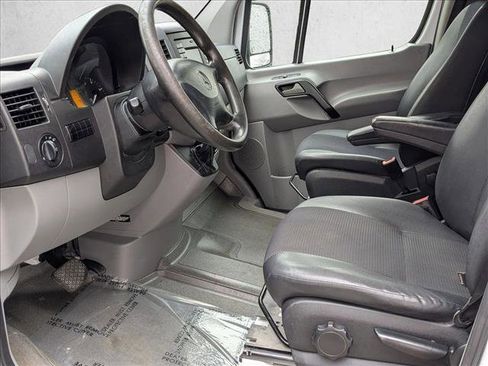 Used 2018 Mercedes-Benz Sprinter 2500 image 14