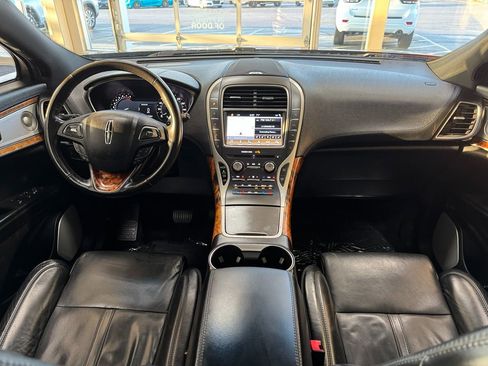 Used 2017 Lincoln MKX Reserve w/ Luxury Package image 19