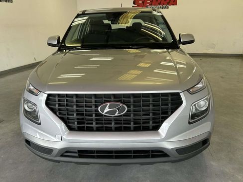Used 2026 Hyundai Venue SE FWD image 8