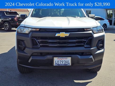 Used 2024 Chevrolet Colorado W/T RWD image 2