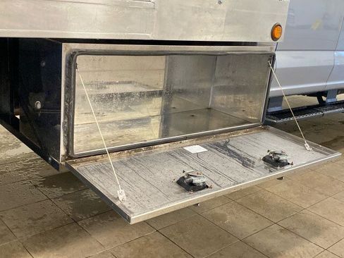 Used 2023 Ford F450 Lariat AWD/4WD image 9