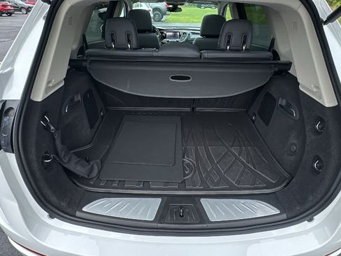 Used 2019 Buick Envision Essence AWD/4WD image 32