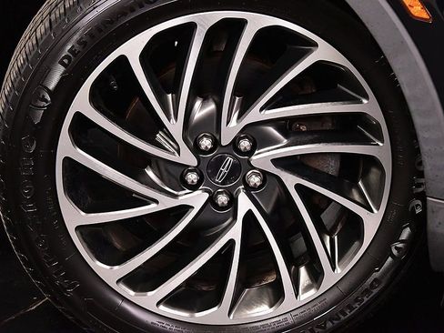 Used 2019 Lincoln Nautilus Reserve image 9