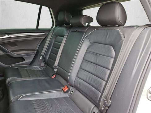 Used 2019 Volkswagen Golf 4-Door AWD/4WD image 17