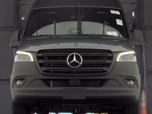 Used 2026 Mercedes-Benz Sprinter 2500 image 3