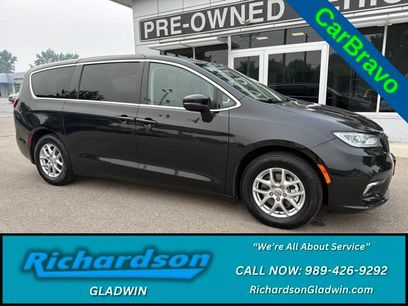 Used 2023 Chrysler Pacifica Touring-L