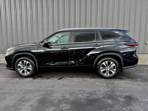 Certified 2026 Toyota Highlander XLE AWD/4WD image 11