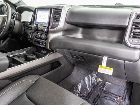 New 2026 RAM 1500 Express AWD/4WD image 39